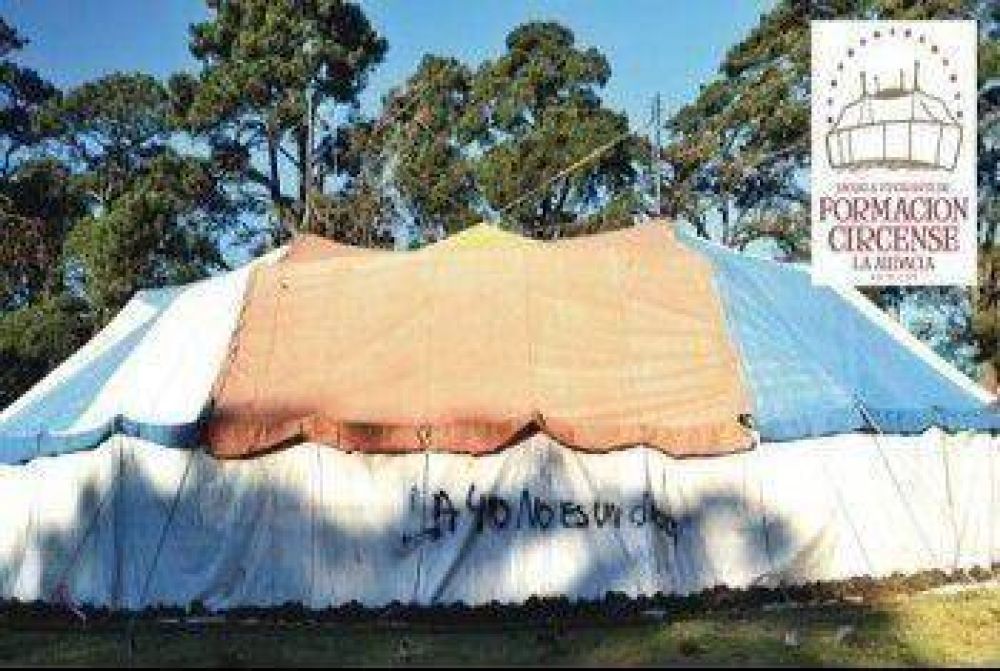 Contin�an los problemas de la Escuela Itinerante de Formaci�n Circense