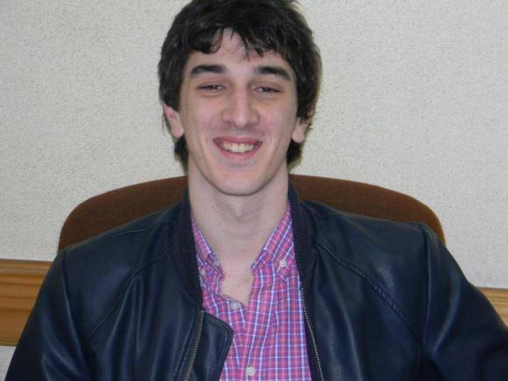 Nicol�s Marchiolo, Pte. Juventud radical Vte. L�pez: "Tenemos buena relaci�n con la gente de La C�mpora y el PRO"