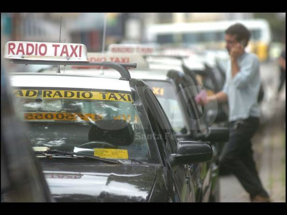 Los taxistas acusan un impacto indirecto del aumento de la nafta