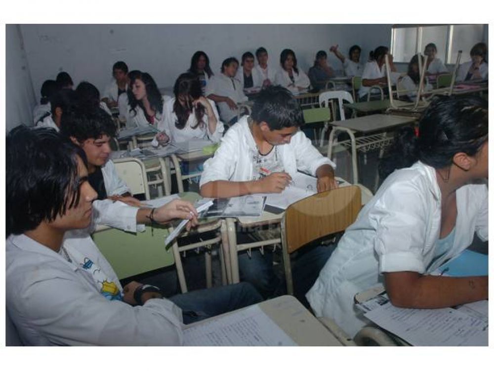 Unos 170 j�venes pudieron volver a estudiar en Santa Fe
