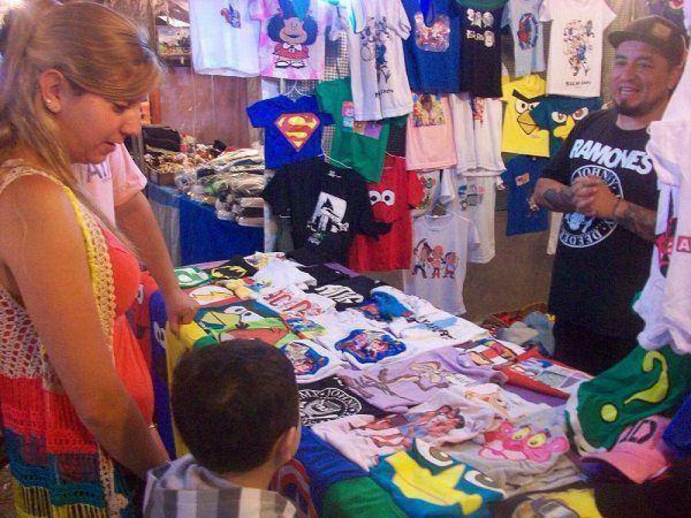 Almirante Brown: exitoso paso del paseo de compras por Calzada