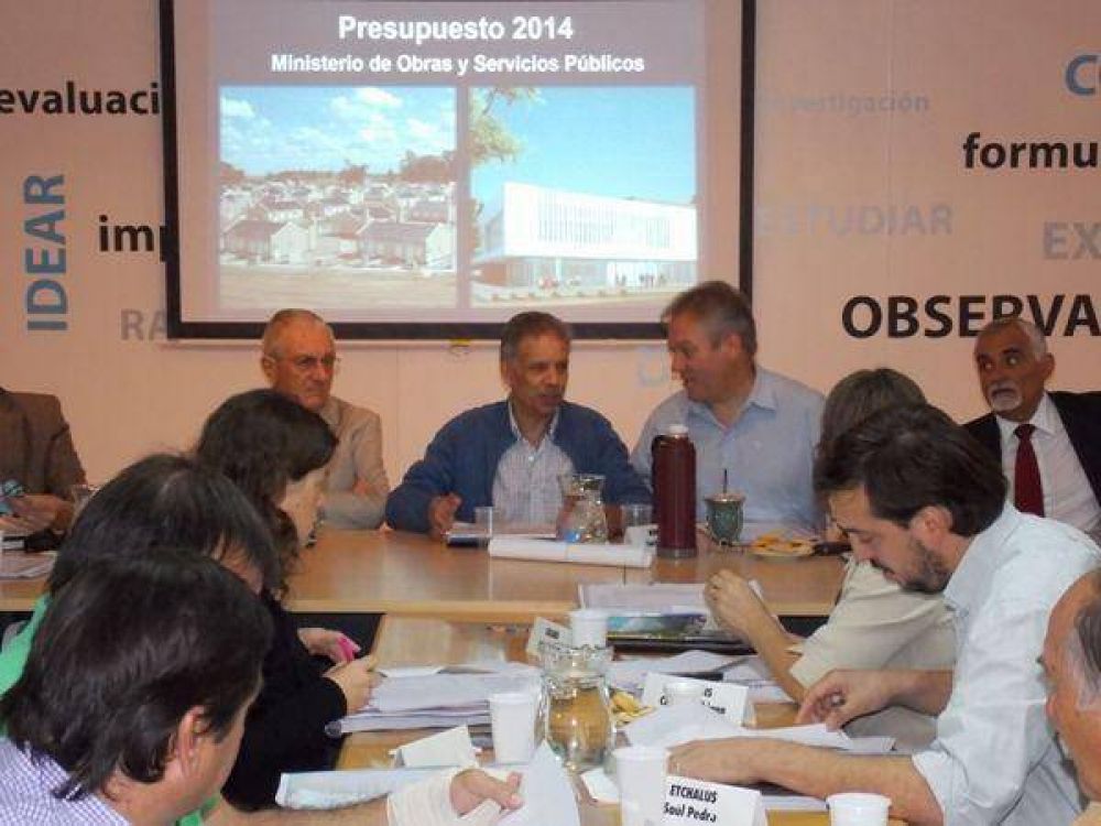 Nuevo hospital, acueducto y 2500 casas, las principales obras p�blicas para 2014