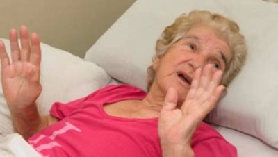 Jubilada fracturada tras un arrebato