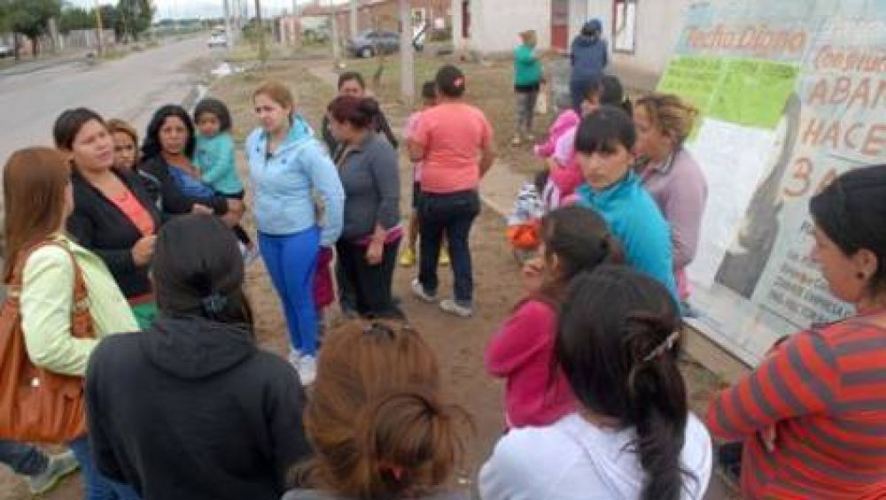 Usurpadores exigen la presencia de funcionarios del IPV