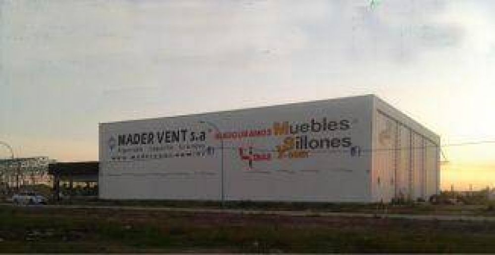 Inauguran un centro de distribuci�n y venta al p�blico de muebles