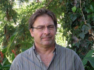 Guillermo Grimoldi presenta en San Luis su libro �Secretos del jard�n. Primavera�