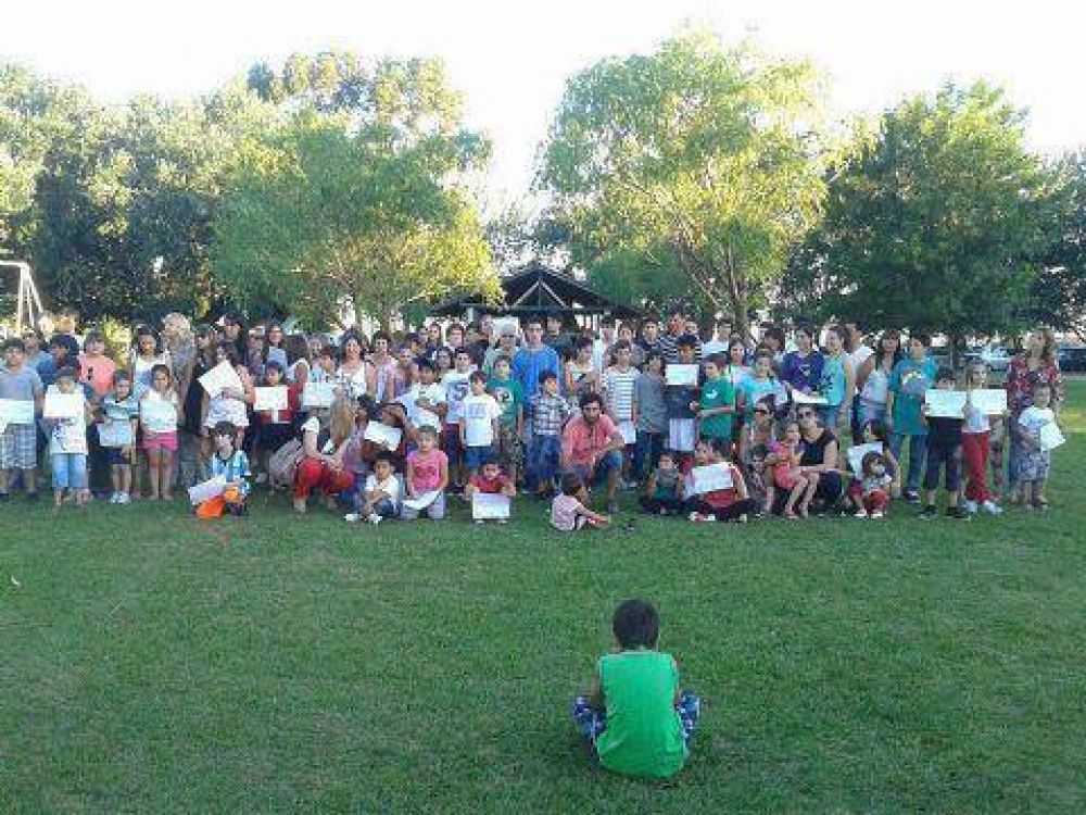 Entregaron becas a los mejores compa�eros