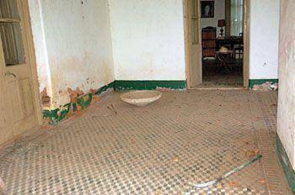 La residencia Illia fue blanco de un hecho de vandalismo: los integrantes de la familia piden m�s protecci�n