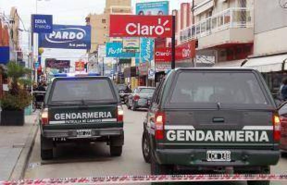 Tras el asesinato del polic�a, Gendarmer�a refuerza la seguridad en la ciudad