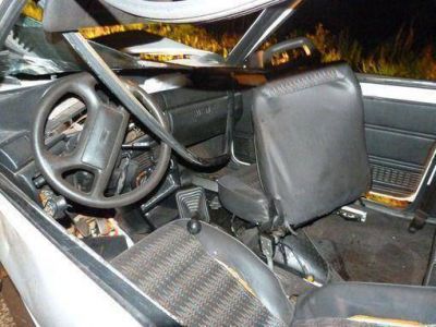 Choc� a tres chicas, intent� fugarse y colision� con una camioneta
