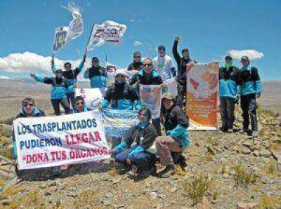 Con participaci�n juje�a: deportistas trasplantados hicieron cumbre en el cerro Acay, a 5.700 metros