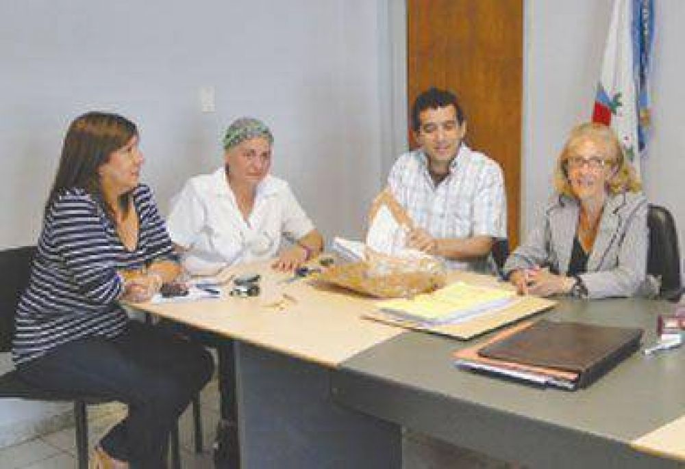 Abren sobres de la licitaci�n de dos jardines para Capital